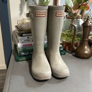 Hunter Kids Boots unisex size 2 (big kid) light grey